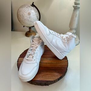 NIKE M7.5/W8.5 Unisex White Leather Sneakers High Tops Shoe